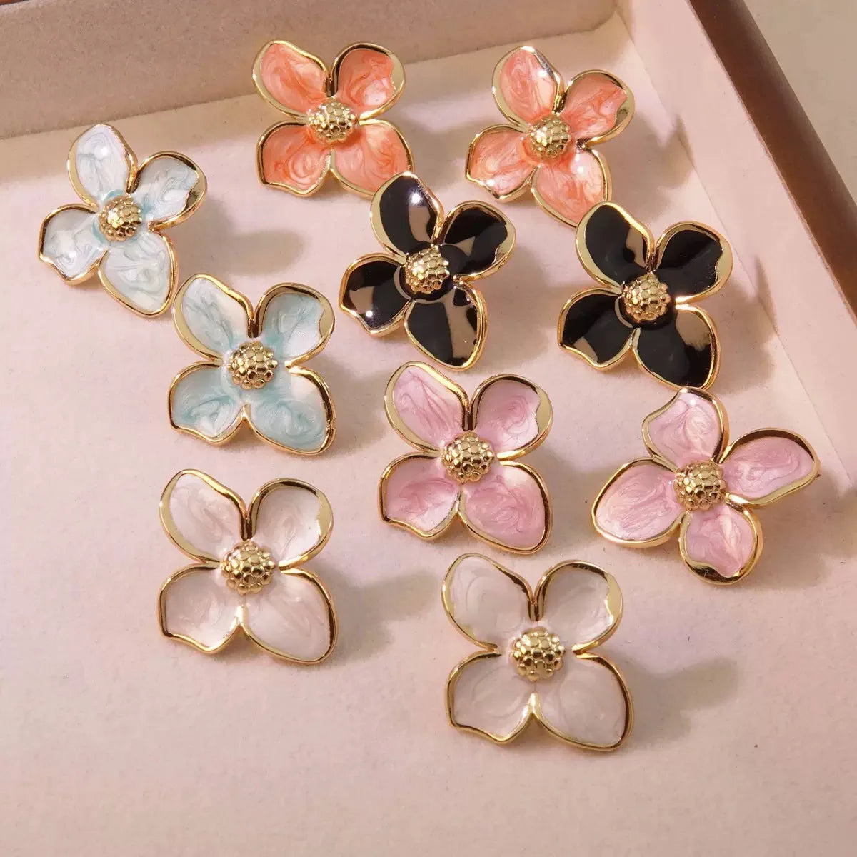 Gold Flower Stud Earrings Set