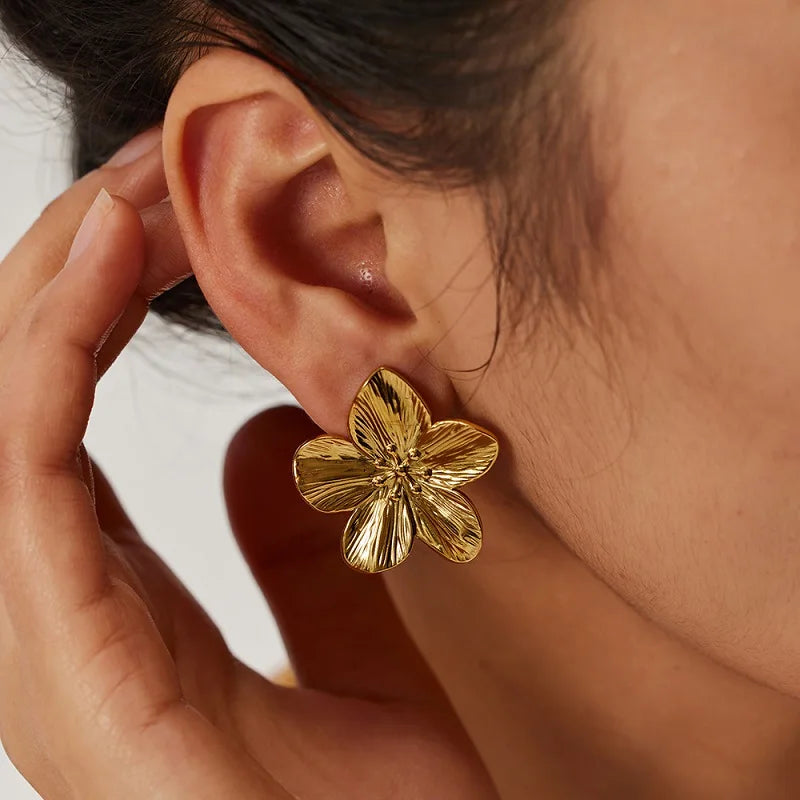 Vintage Gold Flower Earrings