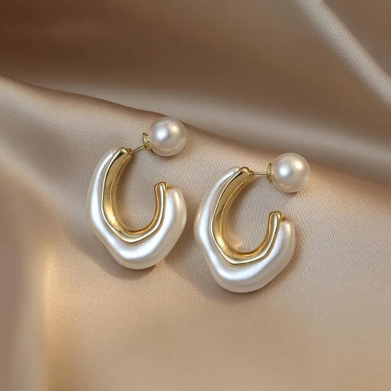Shell Flower Pearl Hoop Earrings
