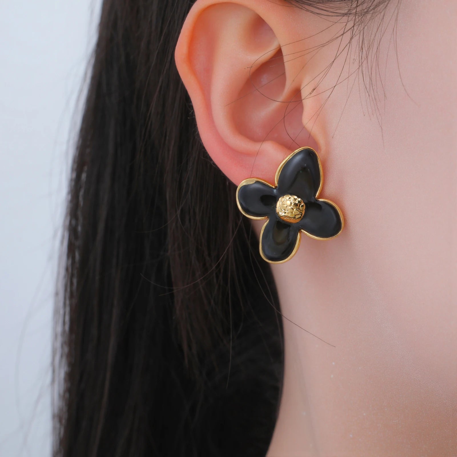 Gold Flower Stud Earrings Set