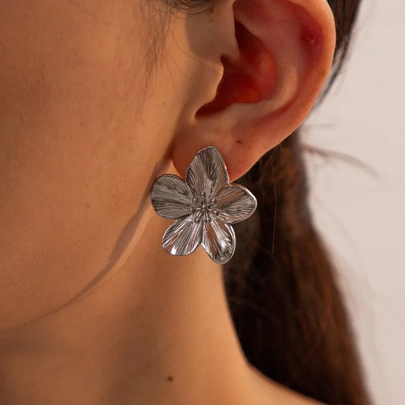 Vintage Gold Flower Earrings