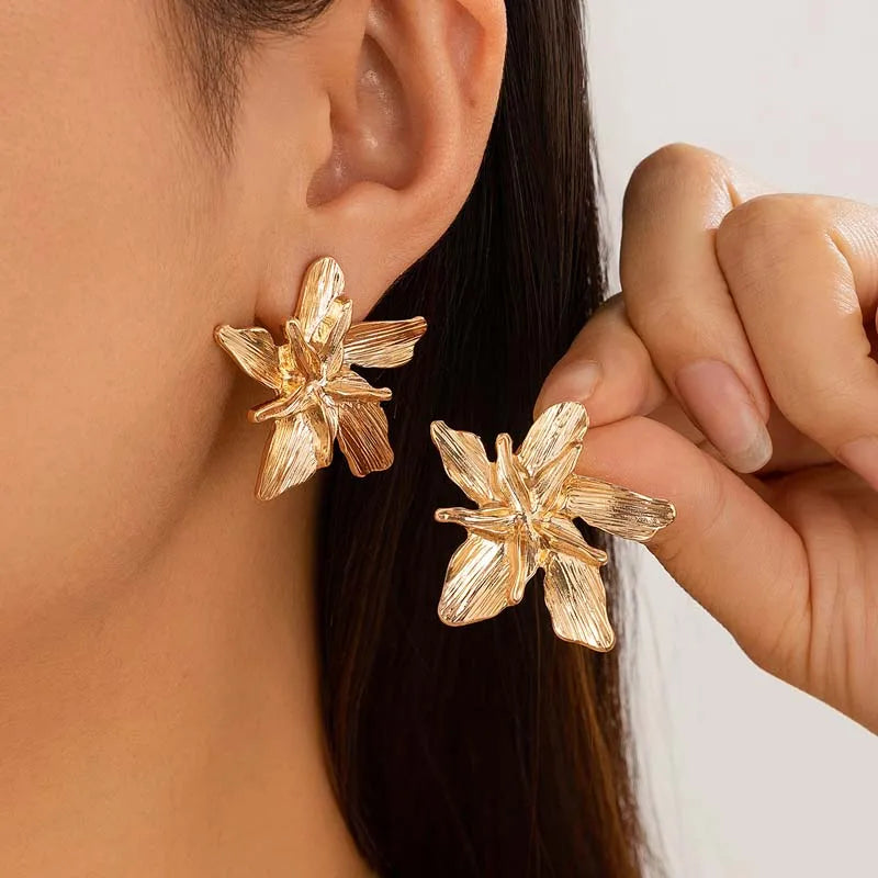 Vintage Gold Flower Earrings