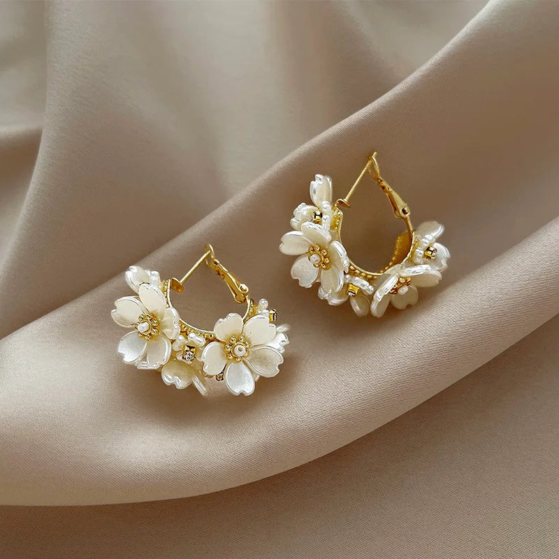 Shell Flower Pearl Hoop Earrings